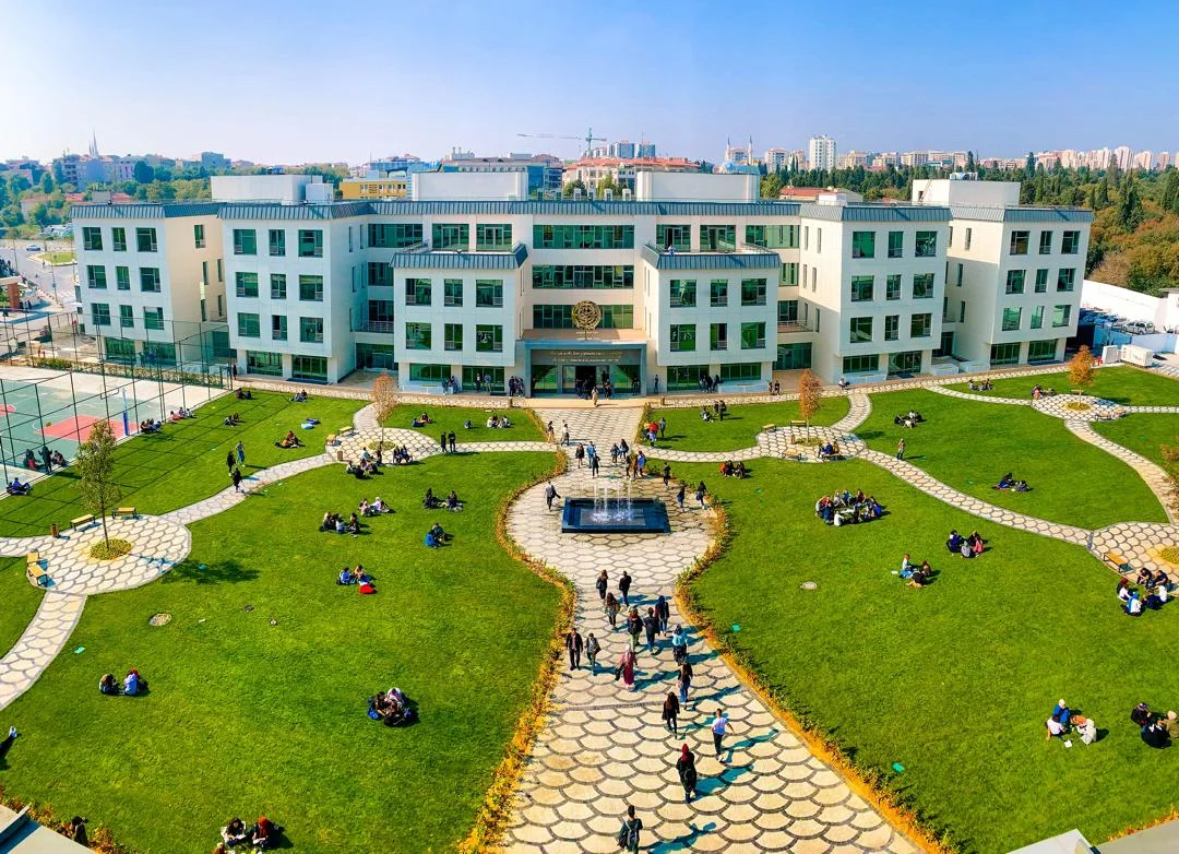 دانشگاه بیرونی استانبول