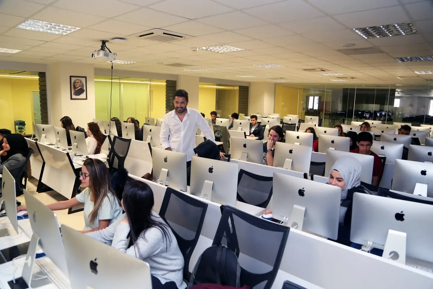 اپل در دانشگاه آیدین